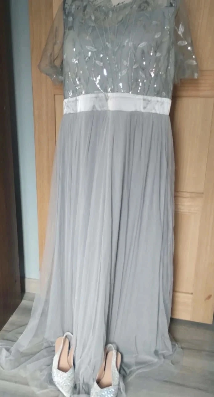 Longue robe de soirée à sequins grise XXXL + chaussures à talons P39